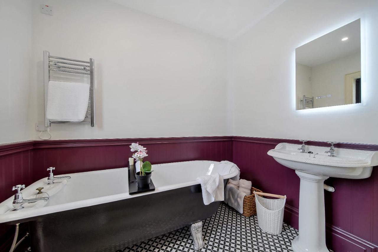Seaview Lodge Apartment 'Sleeping 4 Guests' Rockstown Exterior foto